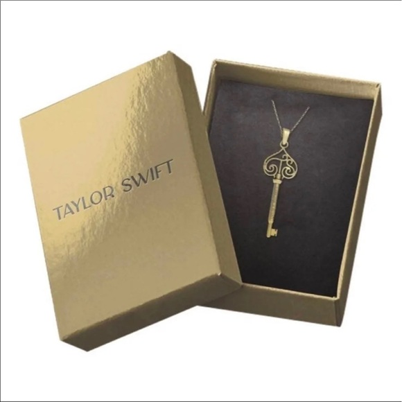 taylor swift fearless key necklace gold jewelry TV - Picture 2 of 13
